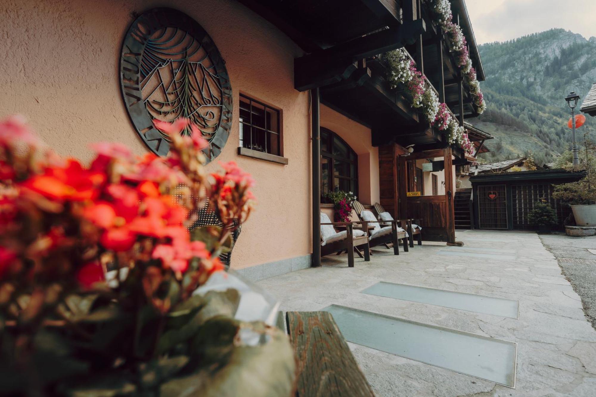 Locanda La Brenva - Estella Hotel Collection & Experience Courmayeur Exterior photo